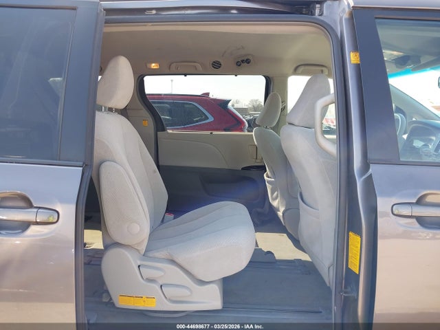 Aukcja sprzedaży 2011 Toyota Sienna Le V6, vin: 5TDKK3DC6BS171196, numer aukcji: 44698677