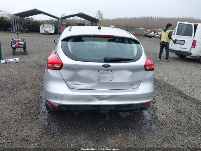 Ford FOCUS SE 2016 1FADP3K24GL226361 Image 16
