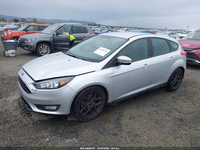 Ford FOCUS SE 2016 1FADP3K24GL226361 Image 2