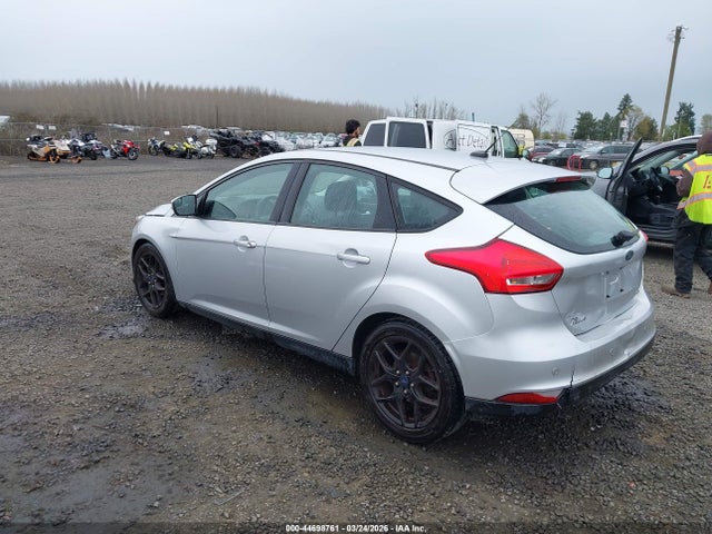 Ford FOCUS SE 2016 1FADP3K24GL226361 Image 3