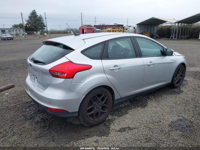 Ford FOCUS SE 2016 1FADP3K24GL226361 Image 4