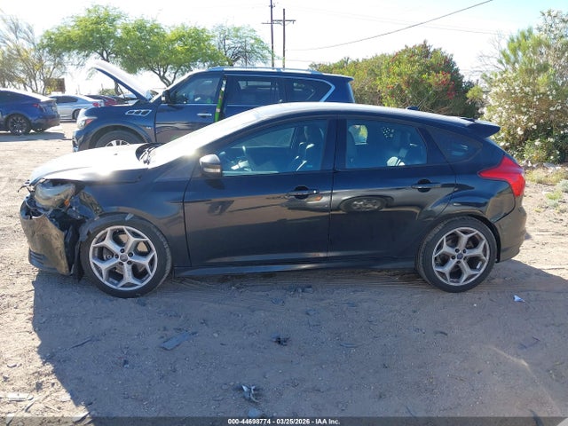 Ford FOCUS ST 2014 1FADP3L97EL254731 Image 14