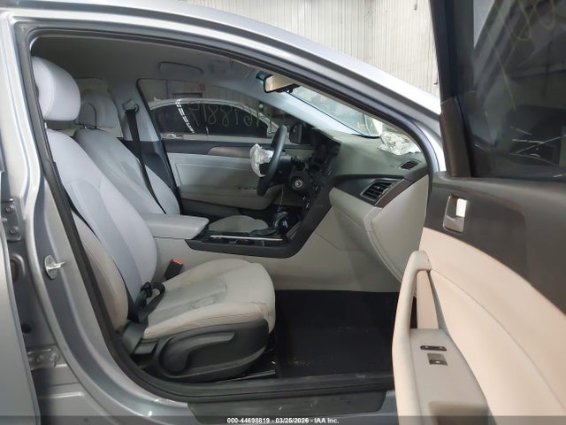 Продажа на аукционе авто 2016 Hyundai Sonata Sport, vin: 5NPE34AF3GH340716, номер лота: 44698819