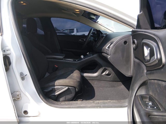 Продаж на аукціоні авто 2015 Chrysler 200 Limited, vin: 1C3CCCAB1FN571633, номер лоту: 44698845