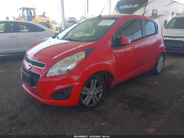 Chevrolet Spark 1lt Auto 2014 KL8CD6S93EC561596 Image 2