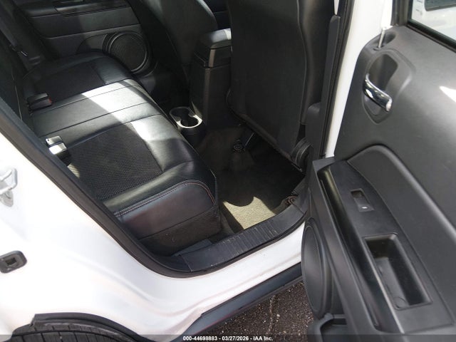 1C4NJPBB1GD754490 Jeep Patriot 75th Anniversary