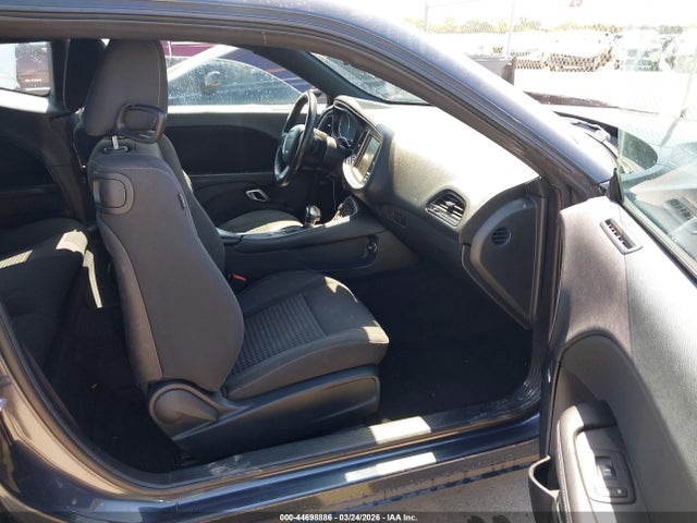Продажа на аукционе авто 2016 Dodge Challenger Sxt, vin: 2C3CDZAG0GH354421, номер лота: 44698886