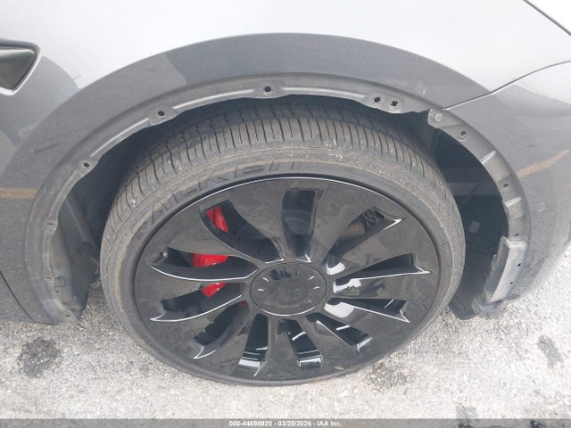 7SAYGDEF1NF381341 Tesla Model Y Performance Dual Motor All-wheel Drive