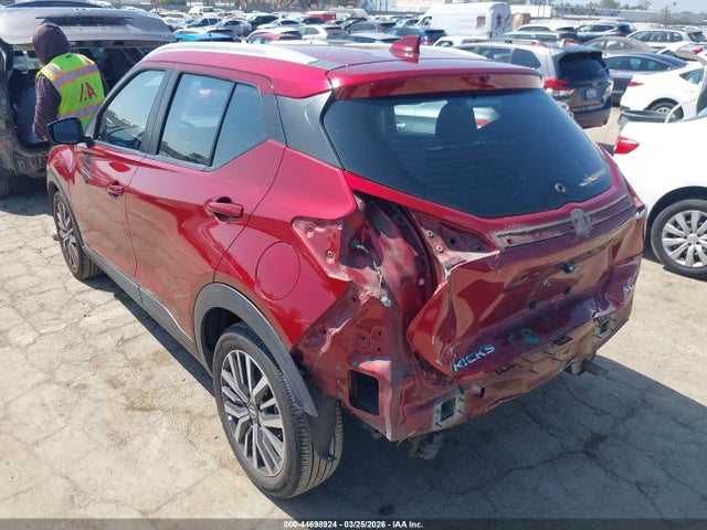 2021 NISSAN KICKS 3N1CP5CV8ML531942 Photo 2