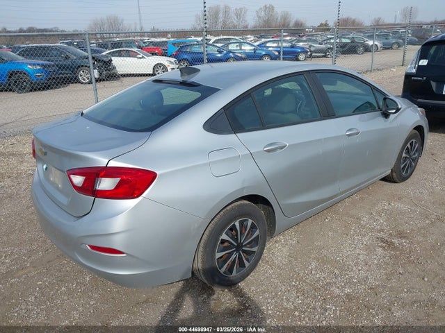 2018 CHEVROLET CRUZE 1G1BB5SM5J7113704 Photo 3