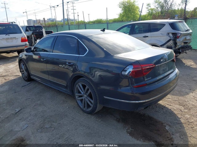 1VWDT7A3XHC061616 Volkswagen Passat 1.8t R-line