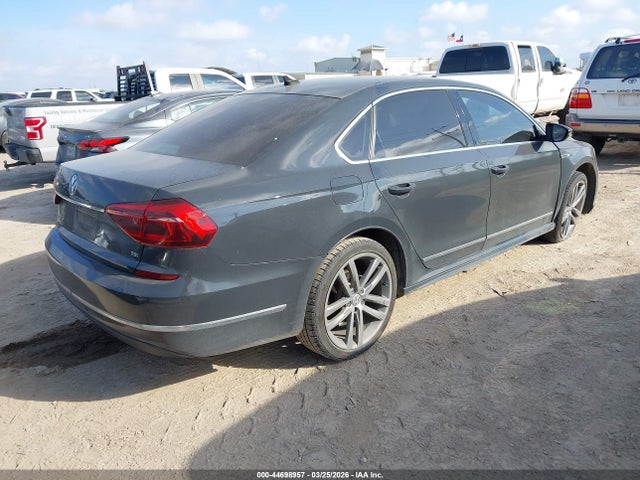 1VWDT7A3XHC061616 Volkswagen Passat 1.8t R-line