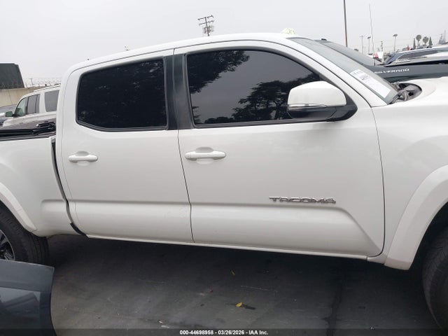 3TMBZ5DN8JM016303 Toyota Tacoma Trd Sport
