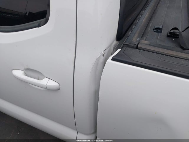 3TMBZ5DN8JM016303 Toyota Tacoma Trd Sport