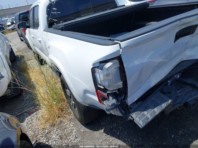 3TMBZ5DN8JM016303 Toyota Tacoma Trd Sport