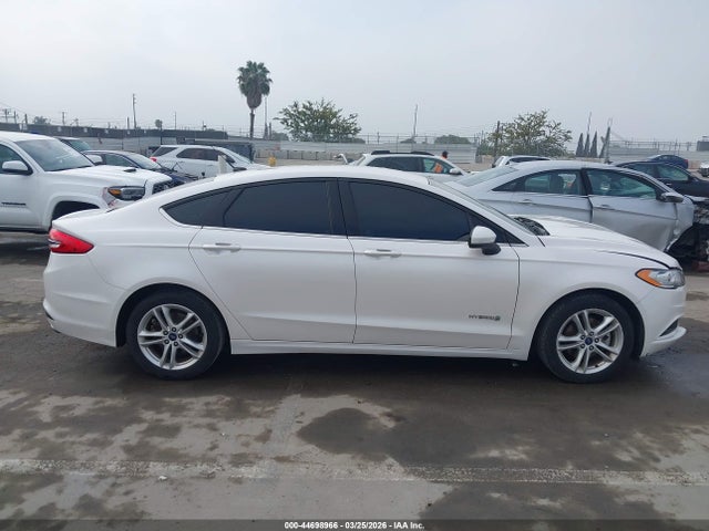 3FA6P0LU0JR110378 Ford Fusion Hybrid Se