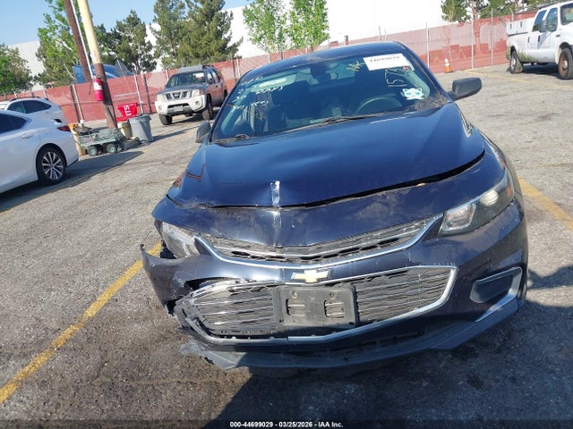 1G1ZC5ST4JF175393 Chevrolet Malibu 1fl