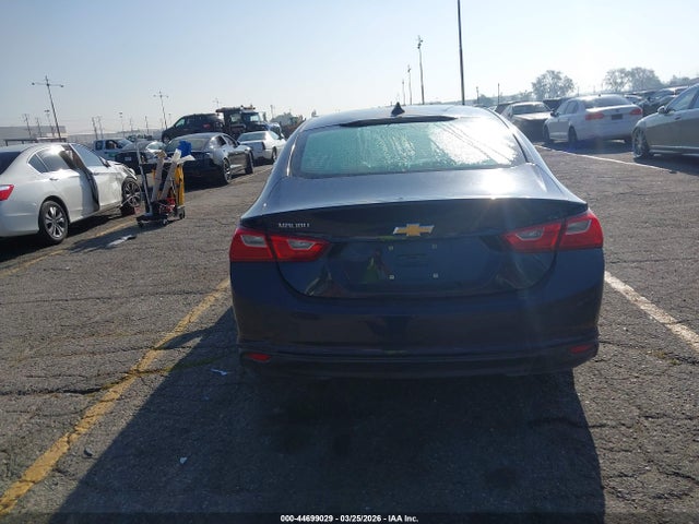 1G1ZC5ST4JF175393 Chevrolet Malibu 1fl