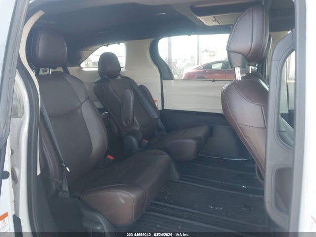 Toyota Sienna Platinum 2021 5TDESKFC5MS002892 Image 8