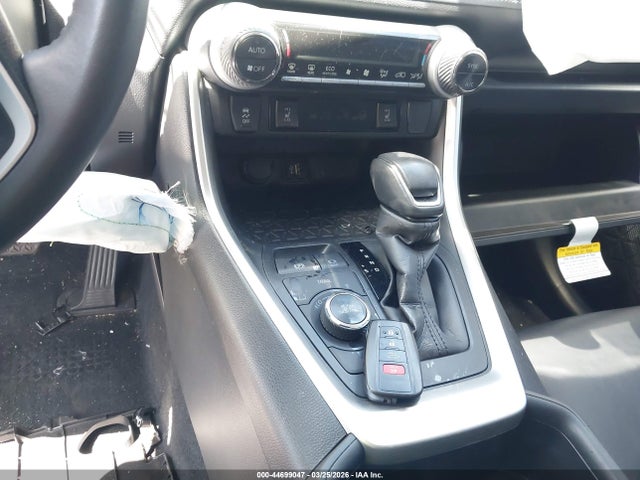 Продаж на аукціоні авто 2024 Toyota Rav4 Hybrid Xle Premium, vin: JTMB6RFV2RJ041204, номер лоту: 44699047