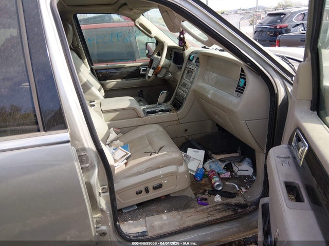 2008 LINCOLN NAVIGATOR 5LMFU27508LJ14496 Photo 4