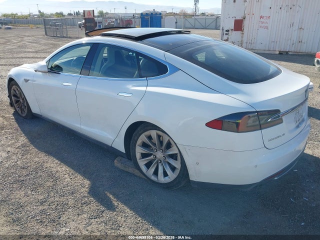 Tesla MODEL S 2016 5YJSA1E15GF131739 Image 3