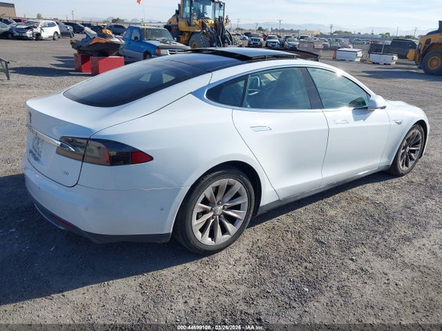 Tesla MODEL S 2016 5YJSA1E15GF131739 Image 4