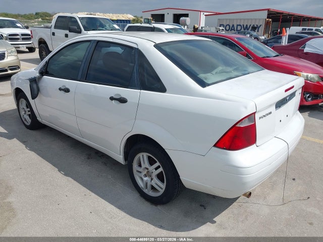 2005 FORD FOCUS 1FAFP34N05W201808 Photo 2