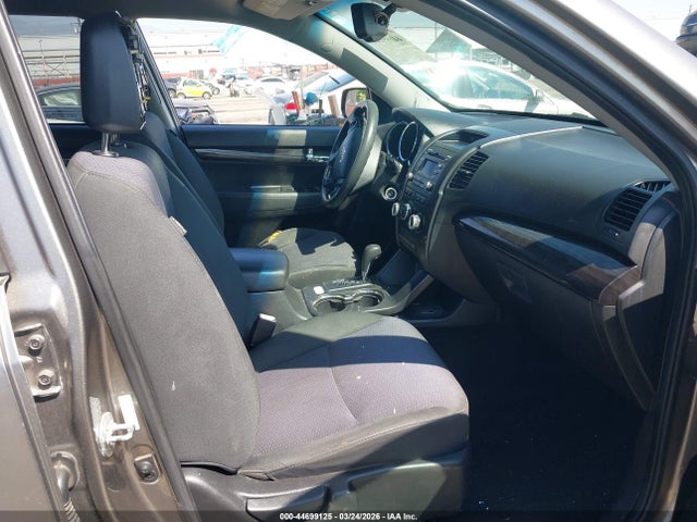 2011 KIA SORENTO 5XYKT4A15BG098955 Photo 4