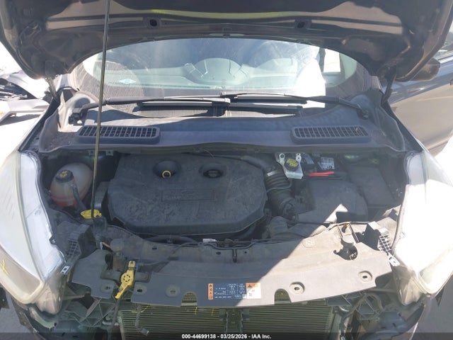 1FMCU9G9XHUC80763 Ford ESCAPE SE