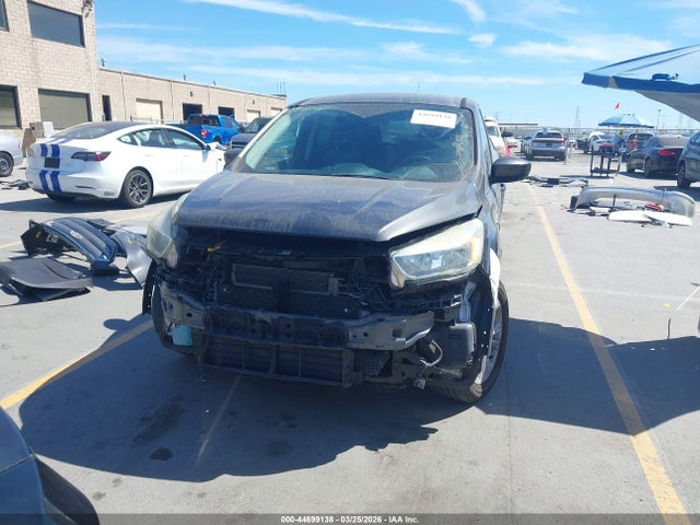 1FMCU9G9XHUC80763 Ford ESCAPE SE