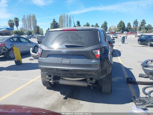 1FMCU9G9XHUC80763 Ford ESCAPE SE