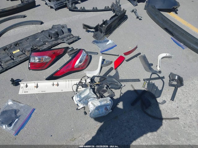 1FMCU9G9XHUC80763 Ford ESCAPE SE