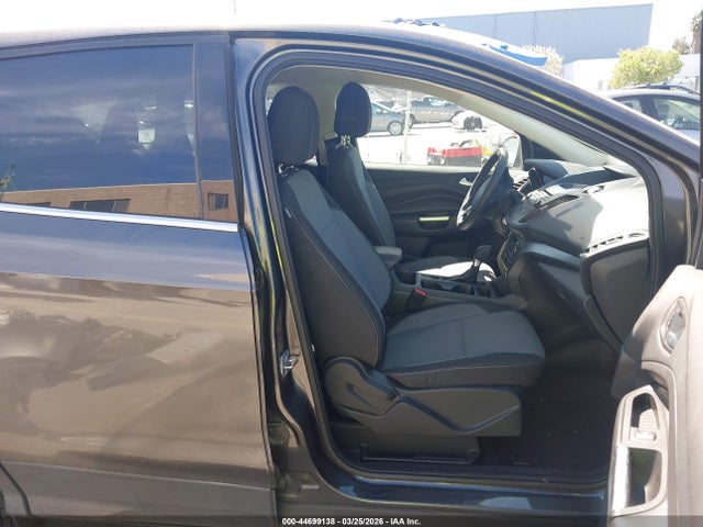 1FMCU9G9XHUC80763 Ford ESCAPE SE