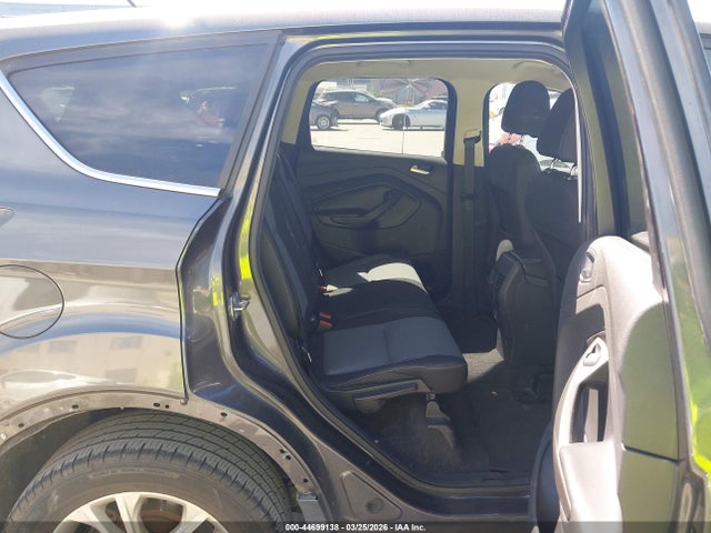 1FMCU9G9XHUC80763 Ford ESCAPE SE