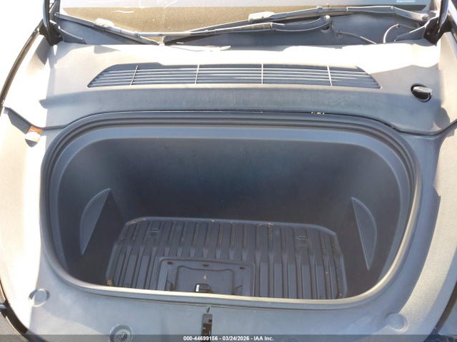 Продажа на аукционе авто 2023 Tesla Model Y Awd/long Range Dual Motor All-wheel Drive, vin: 7SAYGDEE6PA135652, номер лота: 44699156