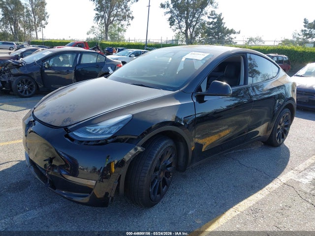 Продажа на аукционе авто 2023 Tesla Model Y Awd/long Range Dual Motor All-wheel Drive, vin: 7SAYGDEE6PA135652, номер лота: 44699156