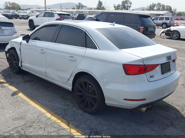 2015 AUDI A3 WAUACGFF5F1002956 Photo 2
