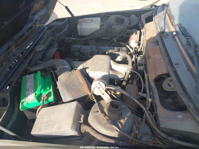 44699180 :رقم المزاد ، 7184617 vin ، 1984 Bmw 3 Series مزاد بيع