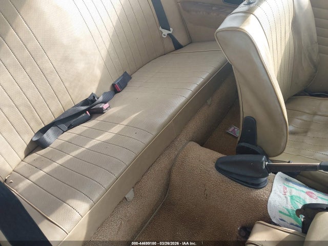 44699180 :رقم المزاد ، 7184617 vin ، 1984 Bmw 3 Series مزاد بيع