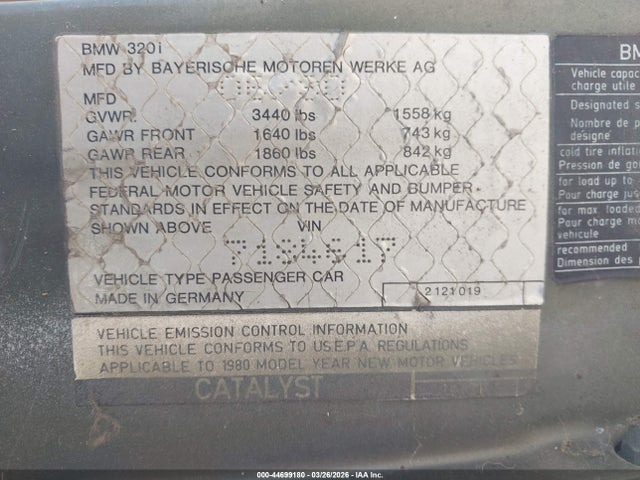 44699180 :رقم المزاد ، 7184617 vin ، 1984 Bmw 3 Series مزاد بيع