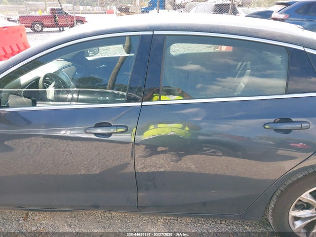 1G1ZD5STXKF106657 Chevrolet MALIBU LT