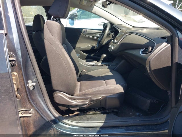1G1ZD5STXKF106657 Chevrolet MALIBU LT