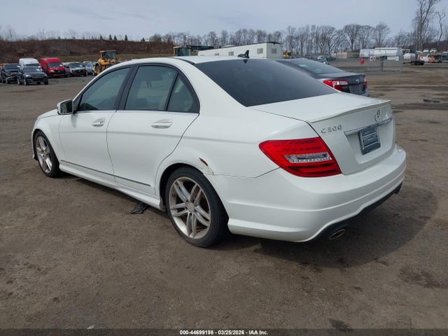 Продажа на аукционе авто 2012 Mercedes-benz C 300 Luxury 4matic/sport 4matic, vin: WDDGF8BB9CA645101, номер лота: 44699198