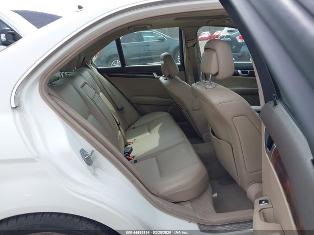 Продажа на аукционе авто 2012 Mercedes-benz C 300 Luxury 4matic/sport 4matic, vin: WDDGF8BB9CA645101, номер лота: 44699198