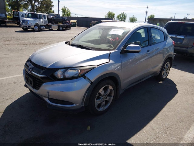 3CZRU5H3XHG704215 Honda HR-V LX