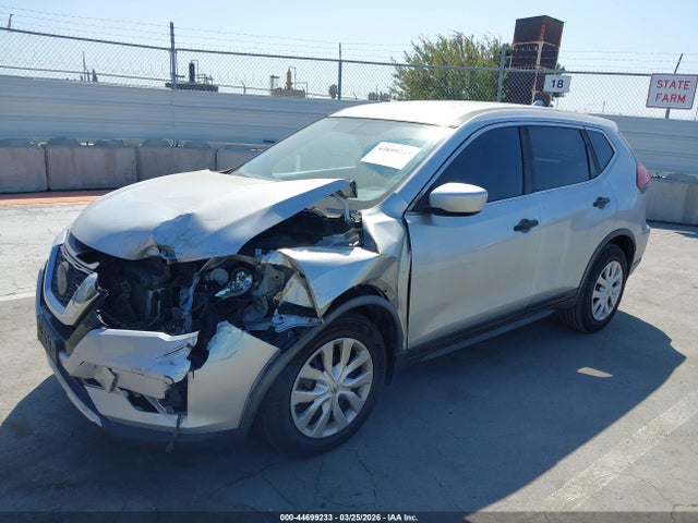 Nissan ROGUE S 2018 JN8AT2MT0JW460824 Image 2