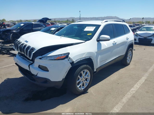 Jeep Cherokee Latitude 2016 1C4PJMCS9GW259576 Image 2