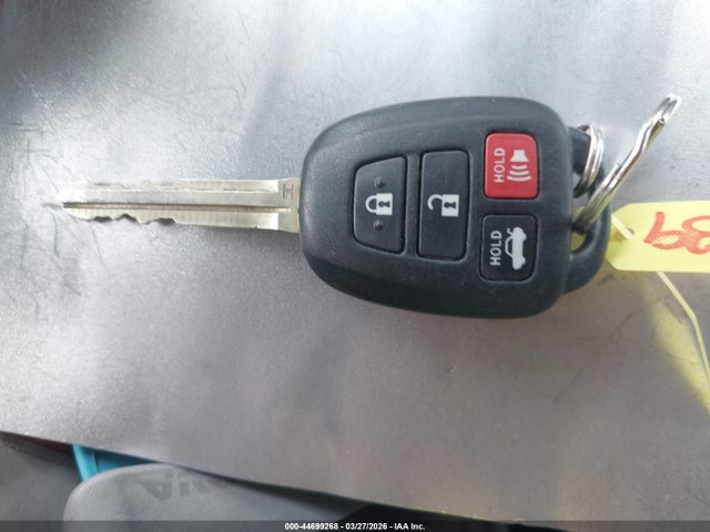 2019 Toyota Corolla Le მანქანა იყიდება აუქციონზე, vin: 2T1BURHE9KC178189, აუქციონის ნომერი: 44699268
