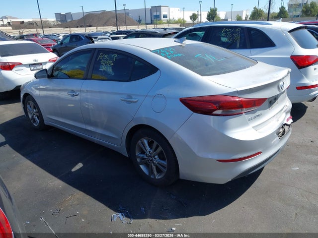 KMHD84LF6HU164256 Hyundai ELANTRA SE